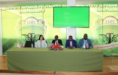 Mesa de honra com membros da Direcção do ISPI no Auditório Nobre